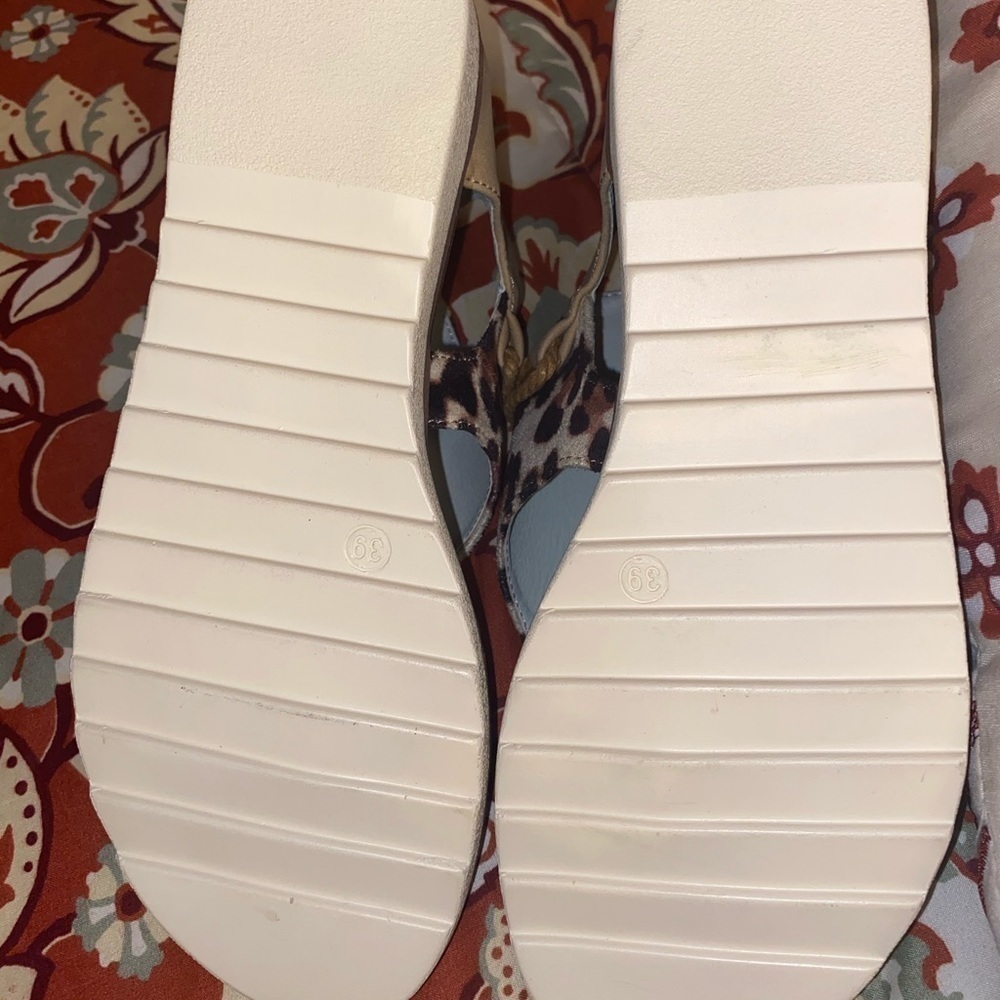 Sandals - Picture 7 of 7